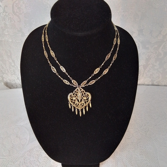 Avon goldtone double chain and pendant with dangles necklace - Picture 3 of 6